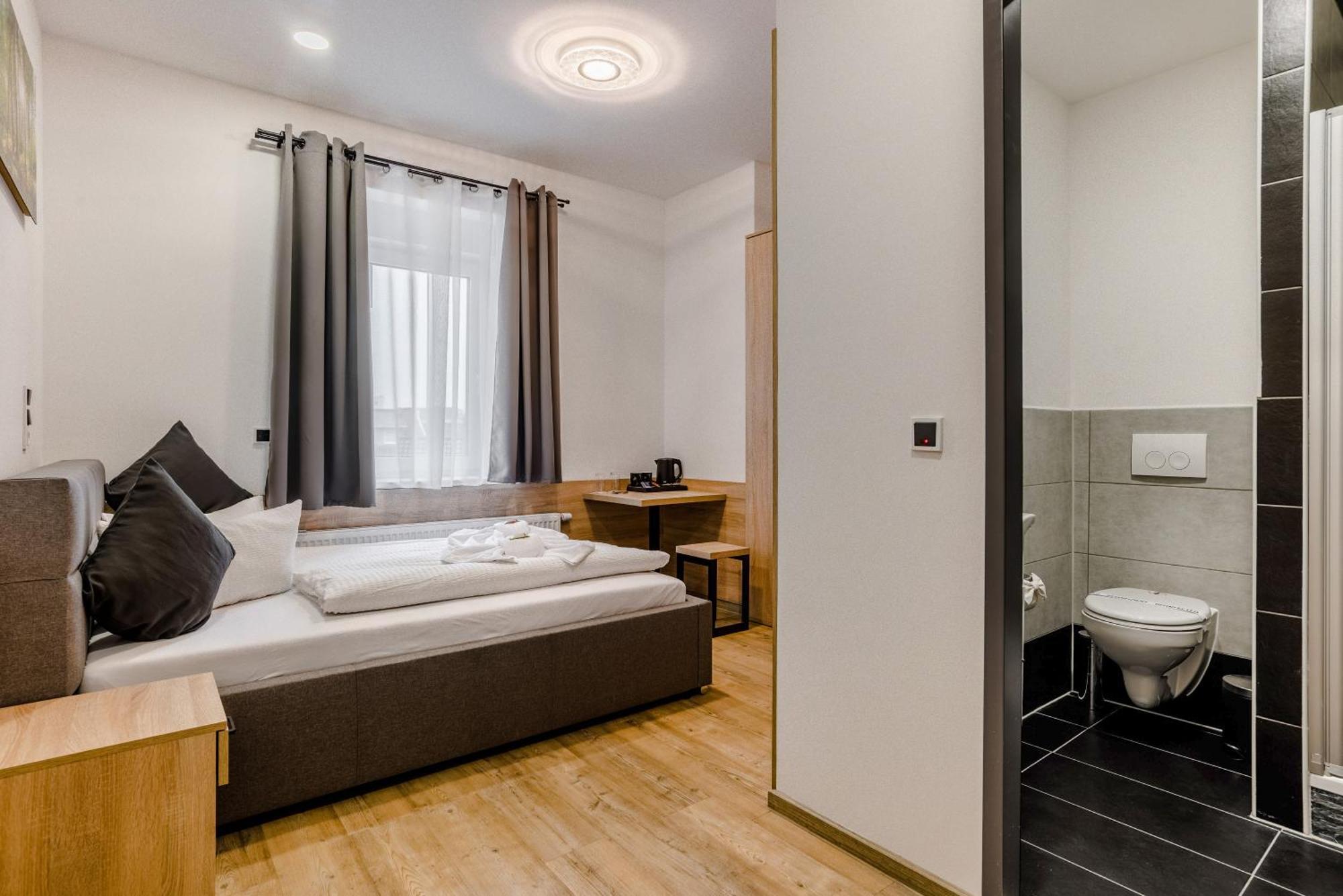 Hotel Montenegro Вормс Екстер'єр фото